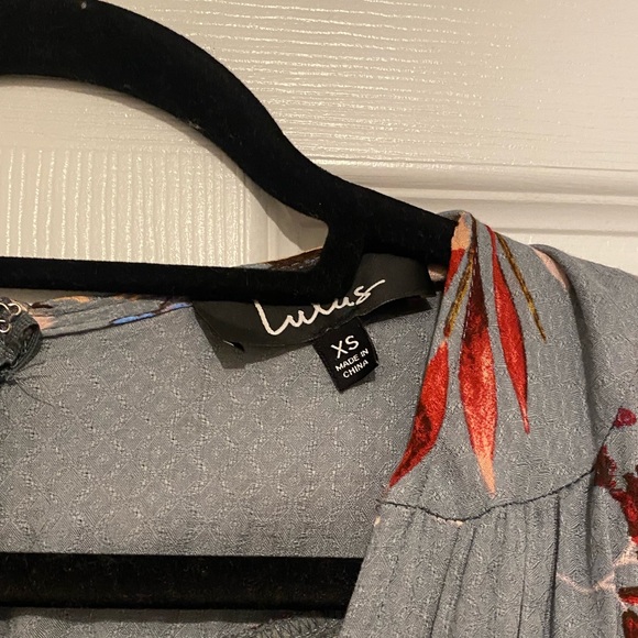 Lulus Maxi Dress Size XS. Grey Floral - Picture 5 of 6